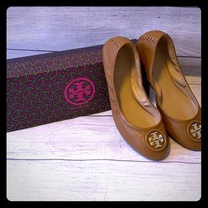 Tory Burch Allie ballet shoe in royal tan